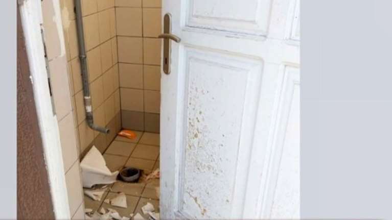 Αδιανόητο περιστατικό στον Βόλο: Στο νοσοκομείο μία γυναίκα από... σπασμένη λεκάνη τουαλέτας στον ΟΣΕ