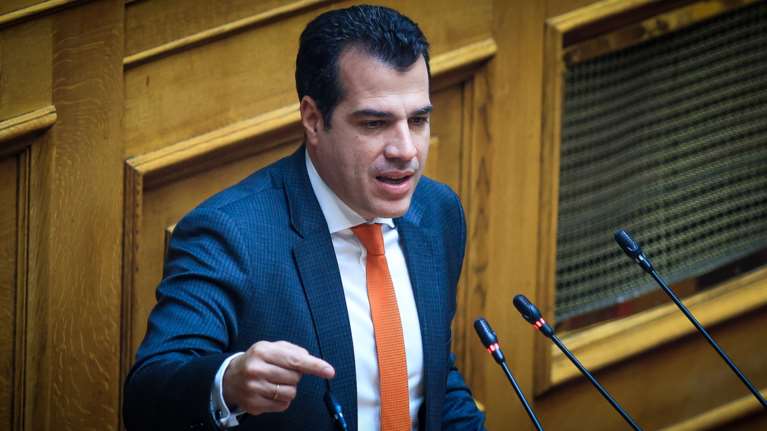 Δεν θα καταψηφίσει ο Πλεύρης το νομοσχέδιο για τα ομόφυλα ζευγάρια - Αποφάσισε να απέχει από την ψηφοφορία