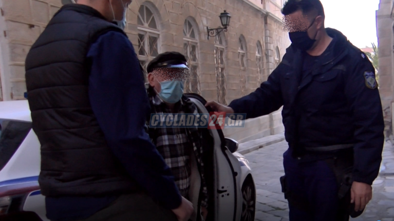 Έγκλημα στην Τήνο: Στην φυλακή ο 90χρονος που σκότωσε τον 52χρονο αγιογράφο - Κόλαφος ανακριτής και εισαγγελέας