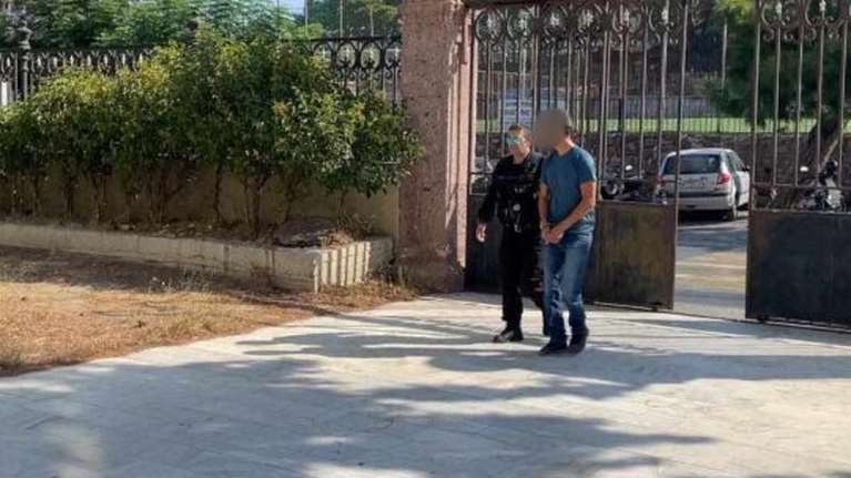 Μυτιλήνη: "Φοβάμαι ότι θα με σκοτώσει" λέει η σύντροφος του πυροσβέστη - Προφυλακιστέος ο 36χρονος για ενδοοικογενειακή βία