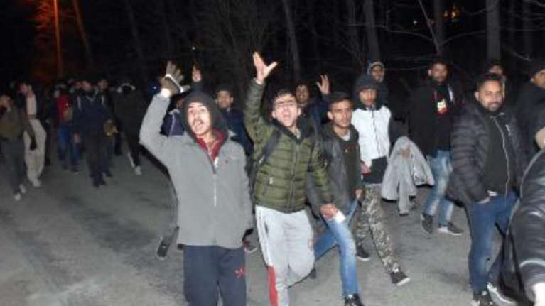 Άνοιξε τα σύνορά της η Τουρκία - Πρόσφυγες κατευθύνονται προς την Ελλάδα