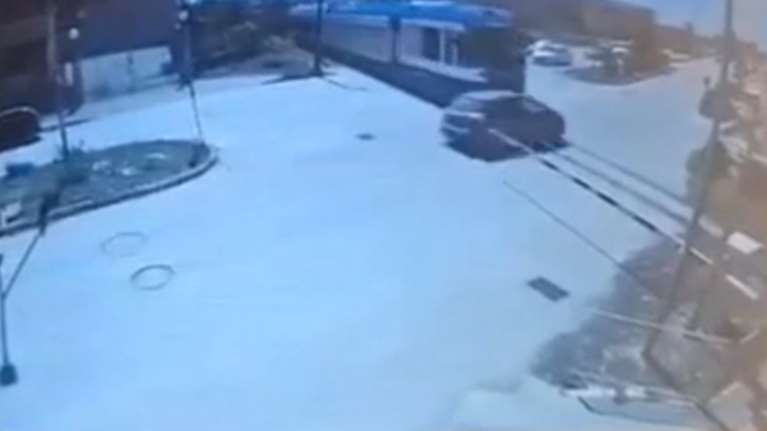 Πάτρα: &quot;Ουδέποτε υποστήριξα ότι προερχόμουν από 36ωρη εφημερία&quot; - Τι λέει η γιατρός που έπεσε με ΙΧ σε διερχόμενο τρένο