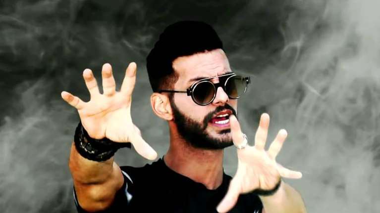 Συναγερμός στην Πάτρα: Τραγουδιστής απειλούσε να αυτοκτονήσει - Κινητοποίηση της ΕΛΑΣ