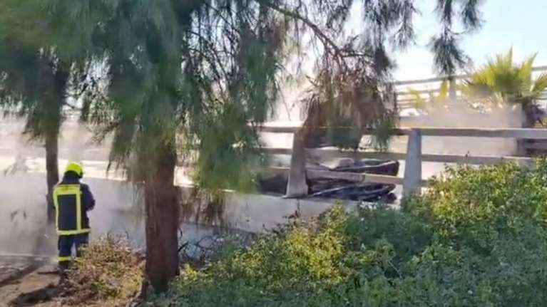 Στις φλόγες αυτοκίνητο στο πάρκινγκ του ΣΕΦ - Μεγάλο μποτιλιάρισμα [βίντεο]