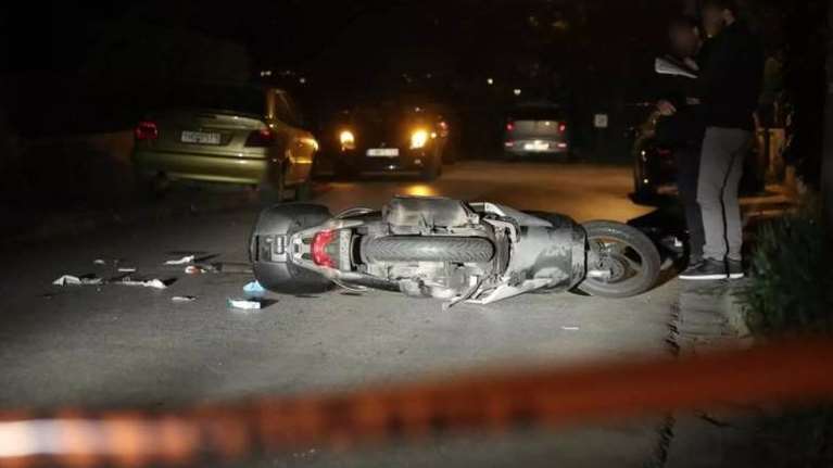 Πάτρα: Σφοδρή σύγκρουση μεταξύ δύο δικύκλων- Διασωληνωμένος ο ένας οδηγός, μία 12χρονη τραυματίας