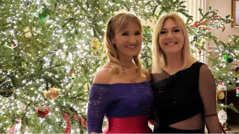 Μάρα Ζαχαρέα: Με δίχρωμο φόρεμα Celia Krithariotti σε δεξίωση γάμου στη Μεγάλη Βρετανία