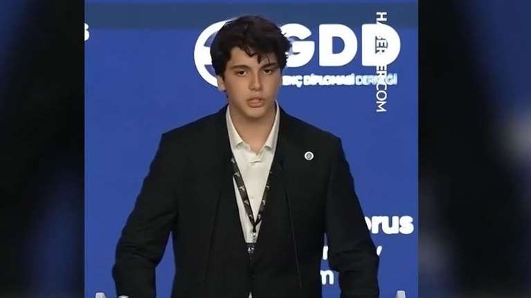 "Σφήνα" του 18χρονου εγγονού του Ερντογάν στα σενάρια για τη διαδοχή του - Είδηση σε όλα τα τουρκικά ΜΜΕ