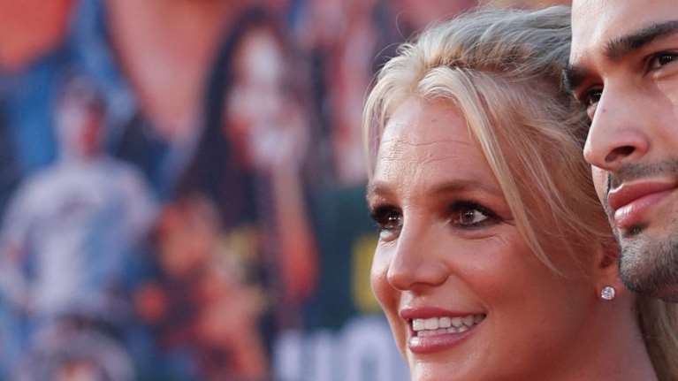 O Σαμ Ασγκάρι σπάει τη σιωπή του για το διαζύγιο με την Μπρίτνεϊ Σπίαρς - Φήμες για απιστία με τον καμαριέρη και συχνούς καβγάδες