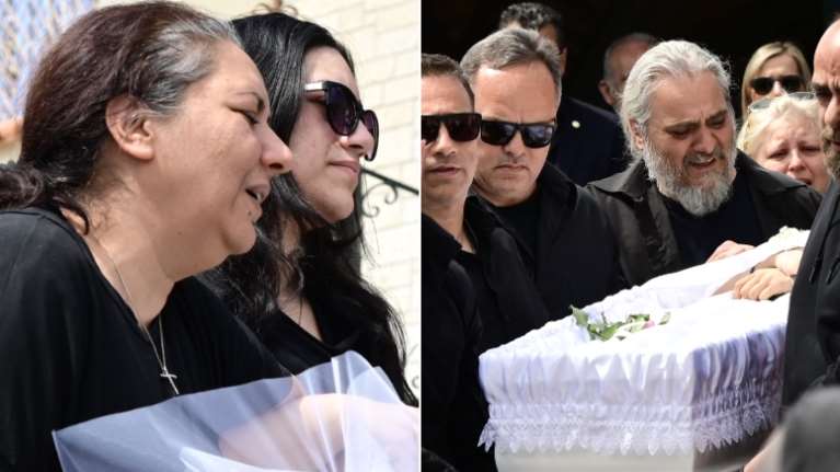 &quot;Το παιδάκι μου...&quot;: Ο σπαραγμός της μάνας στην κηδεία της 28χρονης Κυριακής - Ντυμένη με νυφικό και λευκό στεφάνι