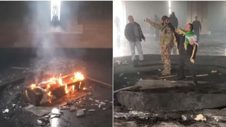 Συρία: Αντάρτες έκαψαν τον τάφο του πατέρα Άσαντ - Βγάζουν σέλφι στο κατεστραμμένο μαυσωλείο [εικόνες - βίντεο]