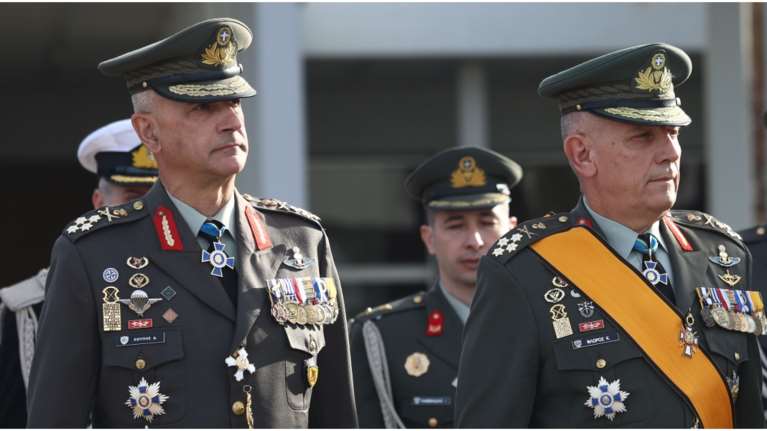 Επίσημο: Nέος αρχηγός ΓΕΕΘΑ ο στρατηγός Δημήτρης Χούπης - &quot;Αποστολή εξετελέσθη&quot;, συγκινημένος ο Κωνσταντίνος Φλώρος