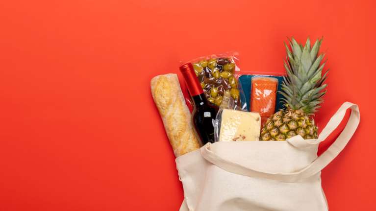 Κόβουν τα είδη πολυτελείας οι Έλληνες λόγω ακρίβειας - Πώς ψωνίζουν πλέον οι καταναλωτές