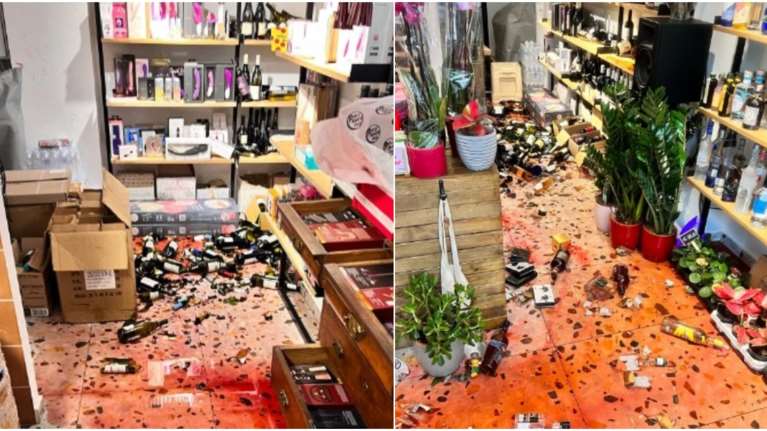 Εξάρχεια: Άγνωστοι βανδάλισαν ανθοπωλείο-sex shop - Έσπασαν την τζαμαρία και έριξαν τρικάκια