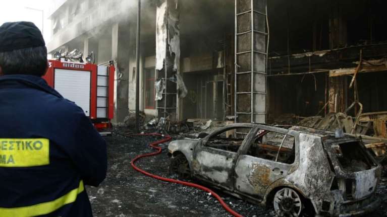 Δολοφονία Γρηγορόπουλου: Αποζημιώσεις 1,5 εκατ. ευρώ από το ΣτΕ για τις ζημιές σε καταστήματα από τα επεισόδια