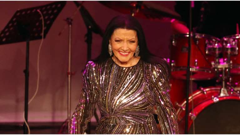 Ξέσπασε η Ζωζώ Σαπουντζάκη: Ντροπή τους! Με λένε Ζωζώ και δύο φορές ζω