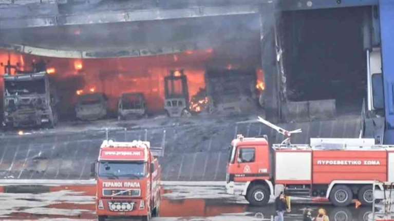 Euroferry Olympia: Συνεχίζεται για 12η ημέρα η επιχείρηση κατάσβεσης στο πλοίο - Κανένα ίχνος των αγνοουμένων [βίντεο]