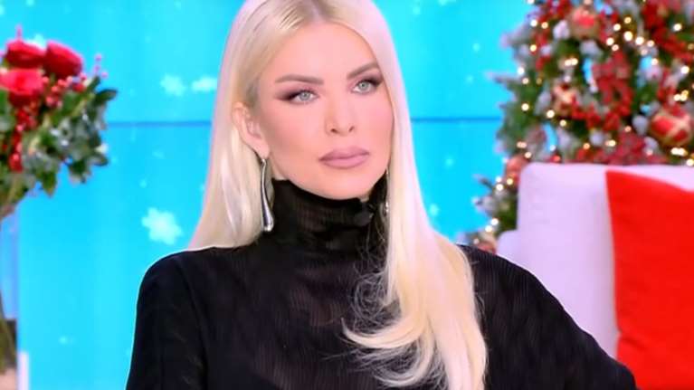Κατερίνα Καινούργιου: "Δεν είμαι έγκυος, είμαι στη διαδικασία κάποιας θεραπείας και είμαι αρκετά πρησμένη"