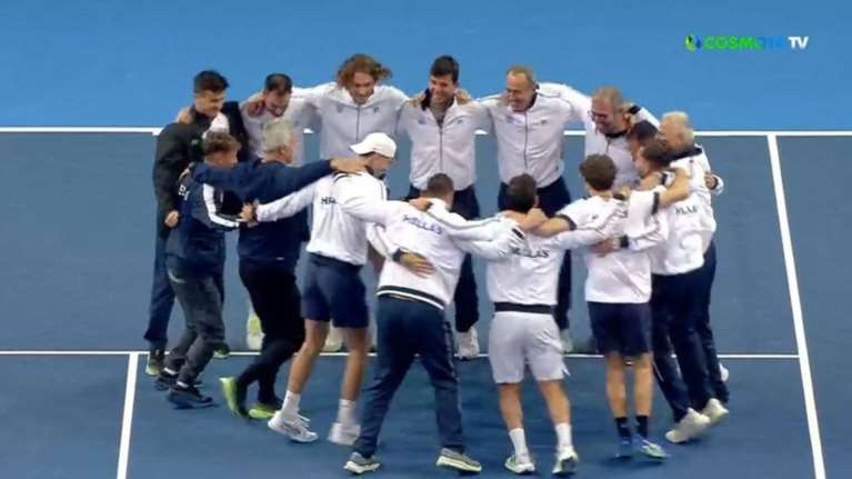 Στέφανος Τσιτσιπάς: Γλέντησε με συρτάκι την πρόκριση της Εθνικής Ελλάδος τένις στο World Group I του Davis Cup [βίντεο]