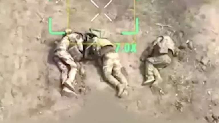 Σκληρό βίντεο από το CNN: Ουκρανοί στρατιώτες φαίνεται να εκτελούνται από Ρώσους - Μόλις είχαν παραδοθεί