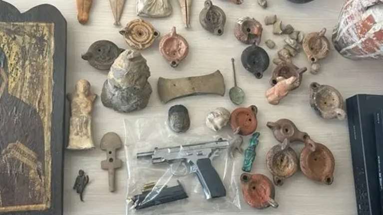 Μεγάλο κύκλωμα αρχαιοκαπηλίας στο Ηράκλειο - Εμπλέκεται διευθυντής δημόσιας υπηρεσίας [εικόνες]