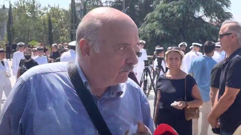 Λάρισα: Ξέσπασε απόστρατος αξιωματικός στην κηδεία της Θάλειας - &quot;35 χρόνια κανείς δεν γύρισε πίσω σε κάσα&quot; [Βίντεο]