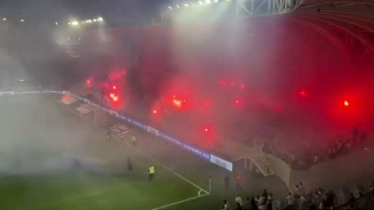 Κύπρος: Άγρια επεισόδια μεταξύ οπαδών της ΑΕΛ Λεμεσού και της αστυνομίας - Τουλάχιστον τρεις αστυνομικοί τραυματίες