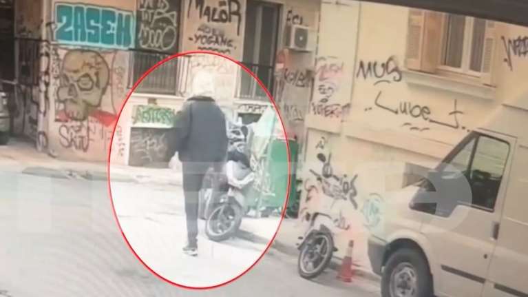 Επίθεση Παλαιστίνιου στα Εξάρχεια με λοστό σε γυναίκα: Προφυλακίστηκε ο 33χρονος – Αρνήθηκε τις κατηγορίες