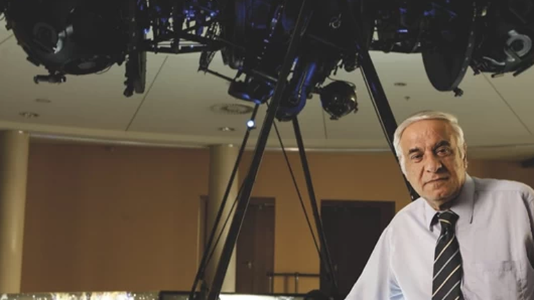 Διονύσης Σιμόπουλος: Πέθανε ο αστροφυσικός και επίτιμος διευθυντής του Ευγενίδειου Πλανηταρίου [Βίντεο]