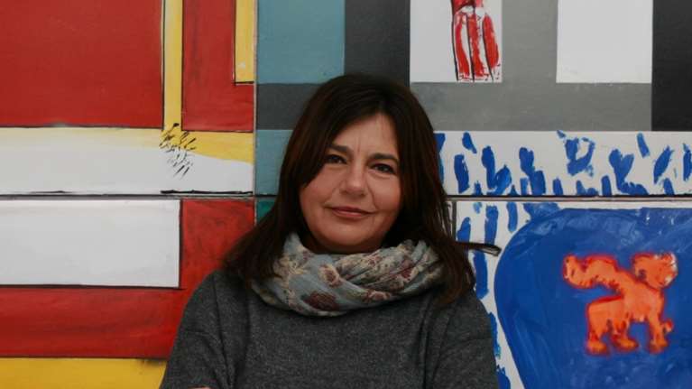 Η Μαρίνα Καρύδα, συγγραφέας βιβλίου για το Μάτι στο TheTOC: Κάπως έτσι θα μύριζε και στο Άουσβιτς, σαν κρεματόριο