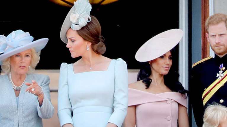 Η πρόσκληση για τσάι που κατέληξε σε "πόλεμο": Πώς ο Χάρι και η Μέγκαν έπεσαν στην παγίδα της Κέιτ και του Γουίλιαμ