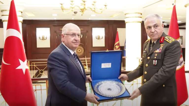 Τούρκος υπουργός Άμυνας: Διανύουμε μια ιστορική περίοδο στις σχέσεις με την Ελλάδα - Να διατηρήσουμε τη θετική ατμόσφαιρα