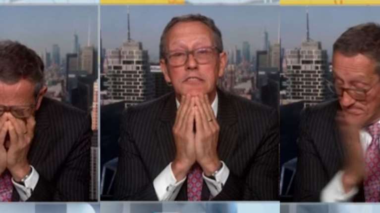 Viral η αντίδραση δημοσιογράφου του CNN όταν άκουγε τους συμβούλους του Τραμπ να μιλούν για τους δασμούς [βίντεο]