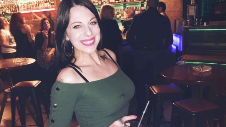 Θρήνος στη Ρόδο για την 35χρονη Φωτεινή: Ερευνάται ο θάνατος του γελαστού κοριτσιού