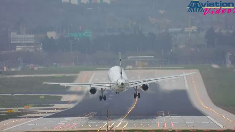 Προσγειώσεις &quot;θρίλερ&quot; αεροπλάνων στο &quot;Ελευθέριος Βενιζέλος&quot; εν μέσω σφοδρών ανέμων