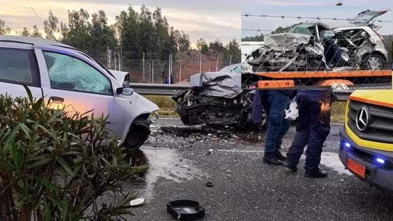 Τραγωδία στα Σπάτα από τροχαίο με 2 νεκρούς - ΙΧ πέρασε στο αντίθετο ρεύμα και συγκρούστηκε μετωπικά με άλλο αυτοκίνητο