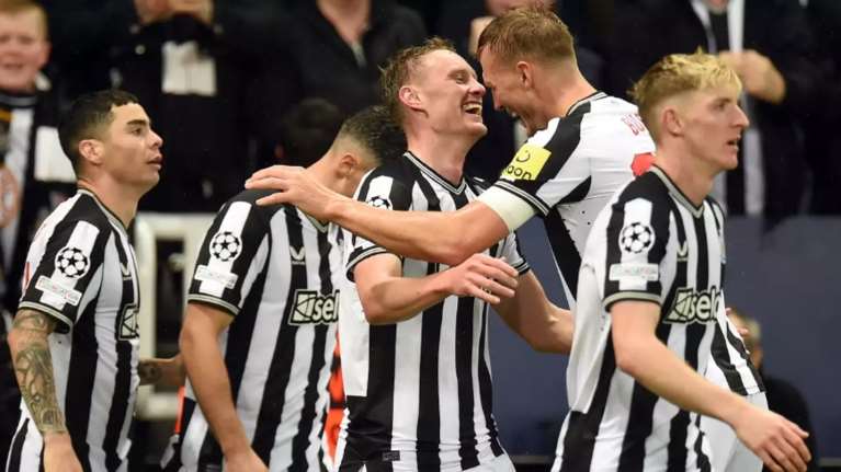 Champions League: Απίθανη Νιουκάστλ… κατασπάραξε την Παρί - &quot;Κόλλησαν&quot; στο μηδέν στο Ντόρτμουντ [βίντεο]