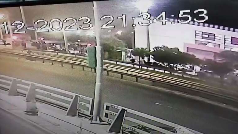 Επεισόδια στο Ρέντη: &quot;Κάποιος μου έδωσε τη φωτοβολίδα, αλλά δεν την εκτόξευσα&quot; λέει ο 16χρονος [Βίντεο]