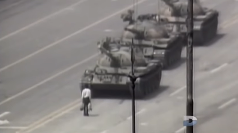 Σαν σήμερα 4 Ιουνίου 1989: Η πλατεία Τιεν Αν Μεν στο Πεκίνο πλημμυρίζει από αίμα