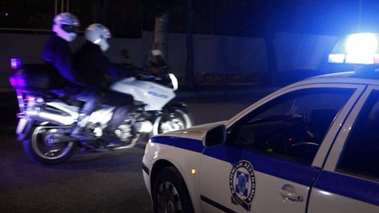 Χαμός στο Α.Τ. Πατησίων: 42χρονη πήγε χτυπημένη να καταγγείλει ενδοοικογενειακή βία και επιτέθηκε στους αστυνομικούς