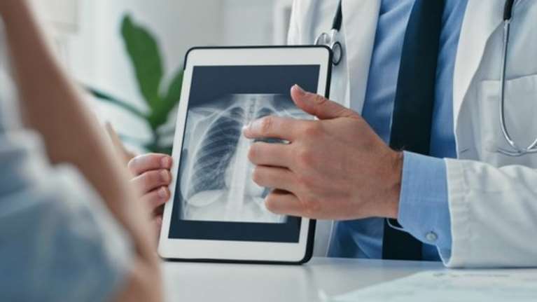 Ασφάλιστρα υγείας: Στη Βουλή η τροπολογία που βάζει φρένο στις υπέρογκες αυξήσεις - Τι προβλέπει