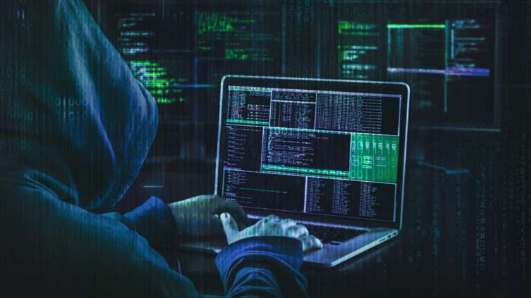 Υπόθεση υποκλοπών: Ξαφνικές έφοδοι της ΕΛ.ΑΣ. σε εταιρείες που εμπορεύονταν το Predator