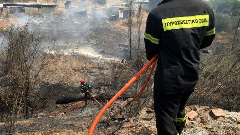 Παλλήνη: Εθισμένος στον τζόγο ο δημοτικός υπάλληλος που έβαζε τις φωτιές- Τις έβαζε όταν έχανε, υποστηρίζει