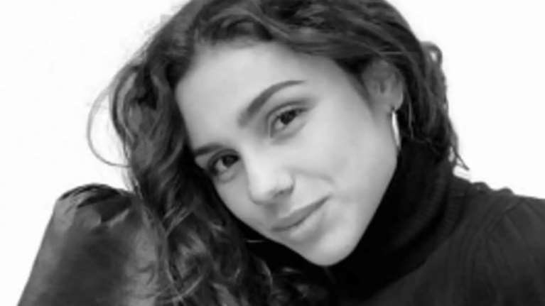 &quot;Δεν το κάναμε εμείς&quot;: Ο Δήμος Θεσσαλονίκης επικοινώνησε με τη μητέρα της Έμμας- Πέταξαν τις φωτογραφίες της και τα λουλούδια