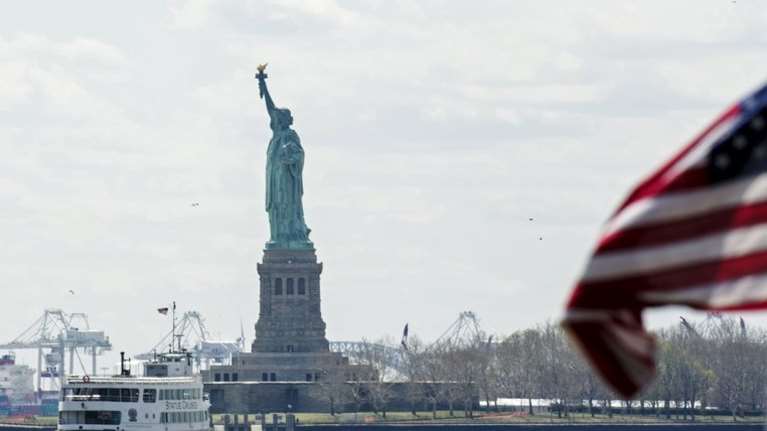 ΗΠΑ: Αποσύρεται από την κούρσα των δημοτικών εκλογών της Νέας Υόρκης ο απερχόμενος δήμαρχος Έρικ Άνταμς