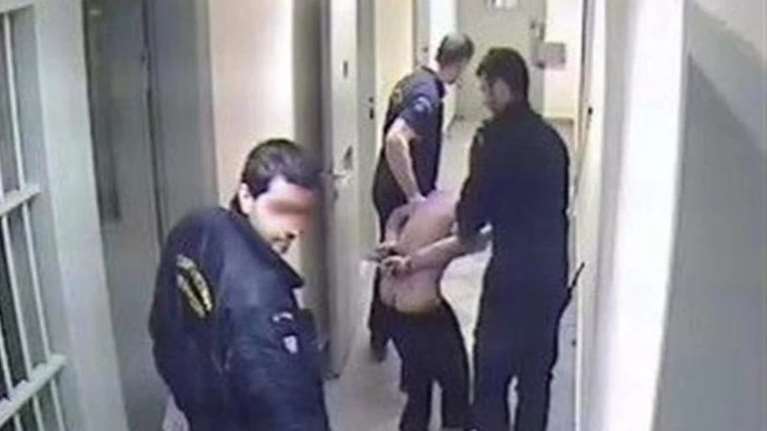 Αναβιώνει η υπόθεση Καρέλι: Στο εδώλιο οι 13 σωφρονιστικοί για τα βασανιστήρια στον βαρυποινίτη