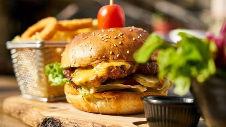 Τέλος το μπέργκερ λαχανικών - Η Ευρωβουλή αποφάσισε ότι πρέπει να &quot;βαπτιστεί&quot; αλλιώς ό,τι δεν είναι προϊόν κρέατος