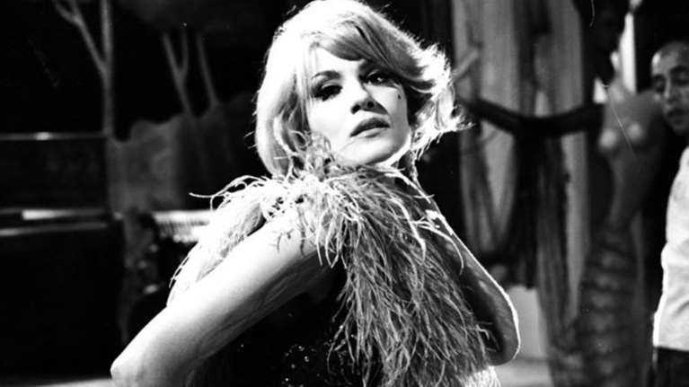 Μαίρη Χρονοπούλου: &quot;Πούλησε όλα τα χρυσαφικά της. Δεν είχε λεφτά&quot; - Τι αποκάλυψε η οικιακή βοηθός Λαμάρα για τη διαθήκη