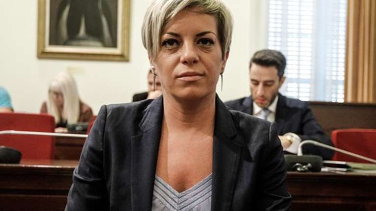 Στην αντεπίθεση η Σοφία Νικολάου: Πολάκη είσαι φασίστας, βρόμικος, άθλιος και επικίνδυνος άνθρωπος