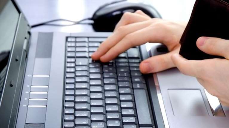 Επαγγελματίες: Πώς θα βρείτε 1.000 ευρώ στον λογαριασμό σας τη Δευτέρα