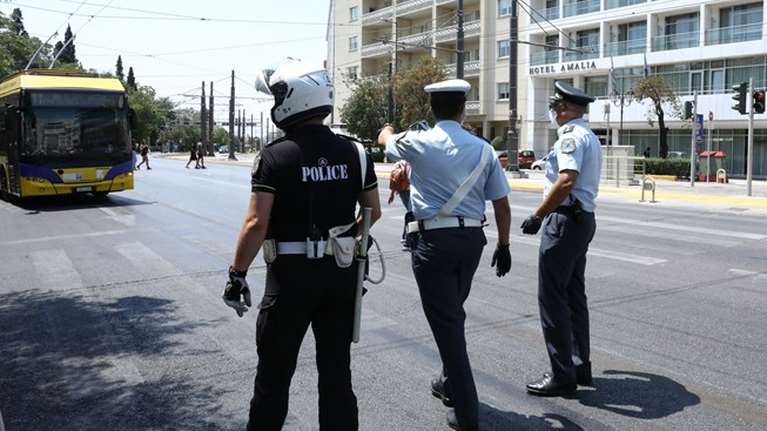 Σχέδιο &quot;αντι-COVID&quot; από την Ελληνική Αστυνομία λόγω αύξησης κρουσμάτων: 52 κρούσματα, 190 σε καραντίνα
